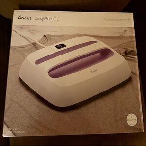 Cricut EasyPress 2 in White and Purple